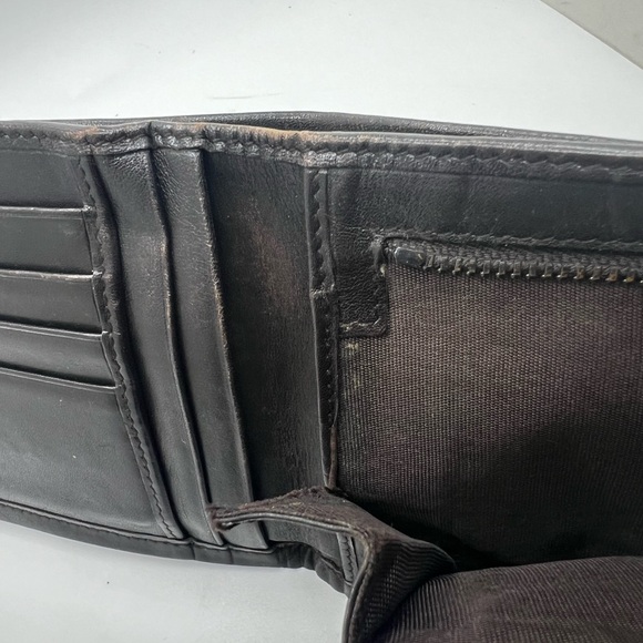 Preowned Gucci Black Men's Bifold Wallet - Picture 8 of 9